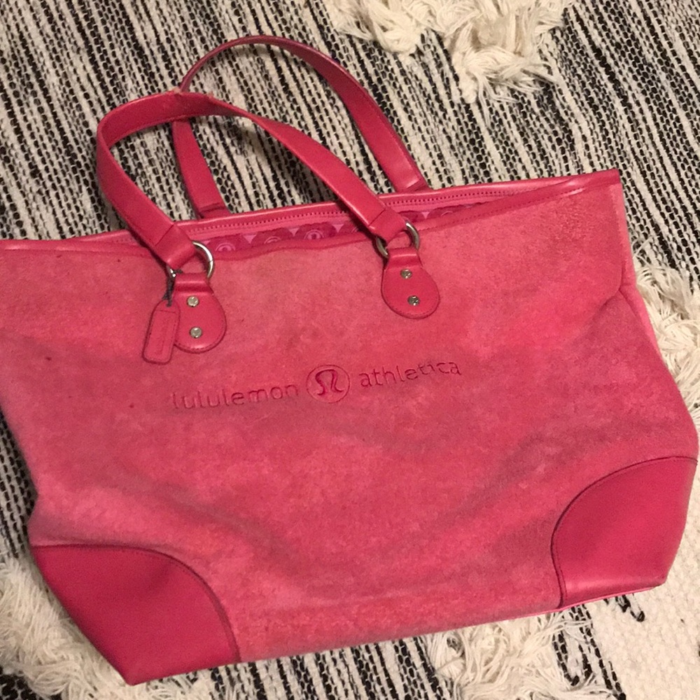 Lululemon workout/travel bag